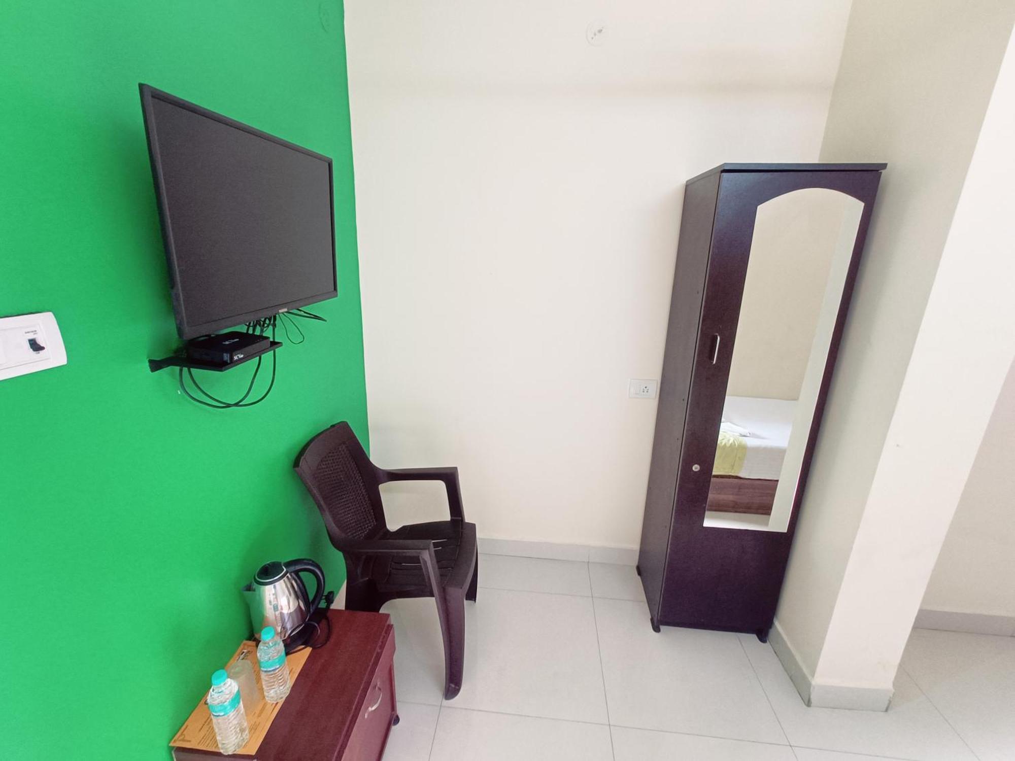Green Tree Hotel-Near Vfs Global And Ramee Mall Ченнаї Екстер'єр фото