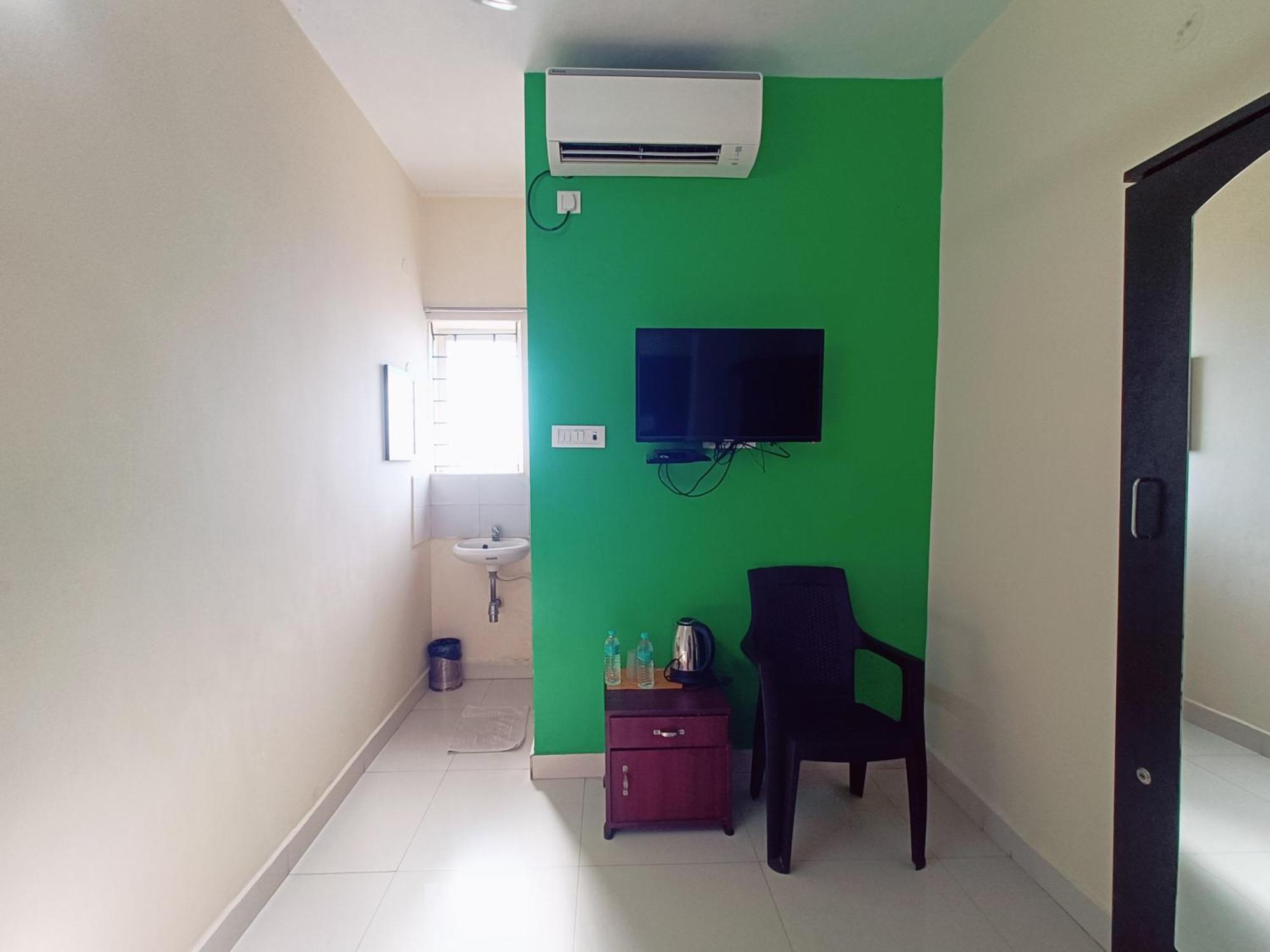 Green Tree Hotel-Near Vfs Global And Ramee Mall Ченнаї Екстер'єр фото