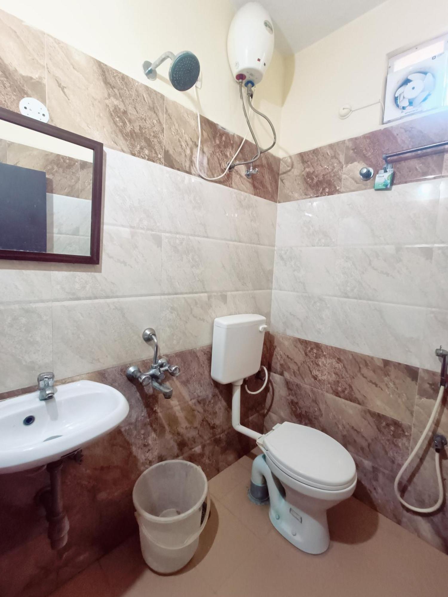 Green Tree Hotel-Near Vfs Global And Ramee Mall Ченнаї Екстер'єр фото
